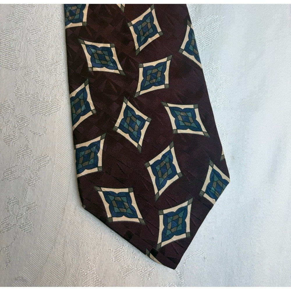 Mens Necktie 100% Italian Silk Geometric Vintage Tie Burgundy Dillards Oak Creek